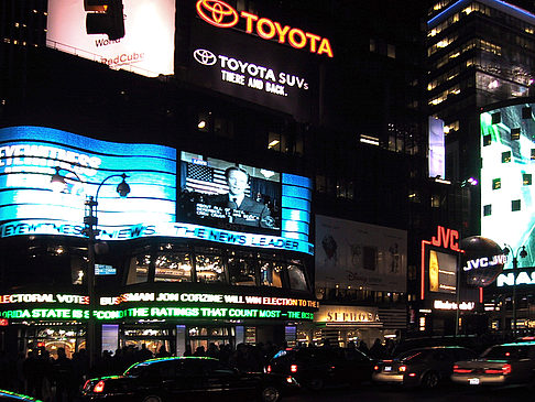 Times Square bei Nacht Foto 