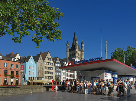 Köln-Düsseldorfer vor Groß St.Martin Foto 