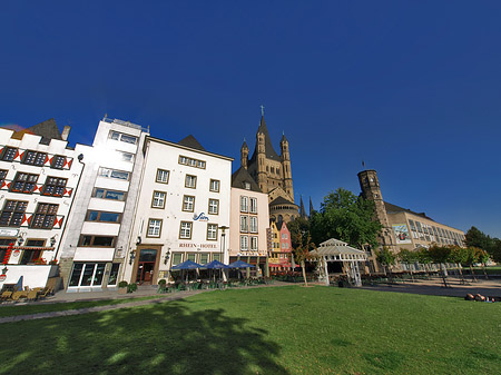 Foto Groß St Martin hinter Fischmarkt - Köln