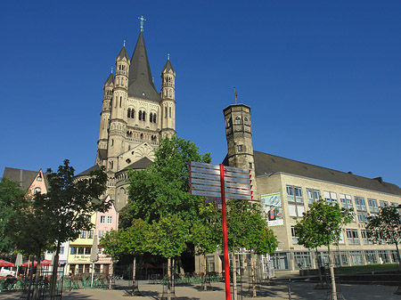 Fotos Schild vor Groß St.Martin | Köln