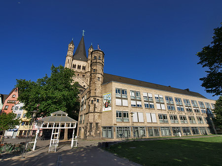 Foto Stapelhaus vor Groß St.Martin - Köln