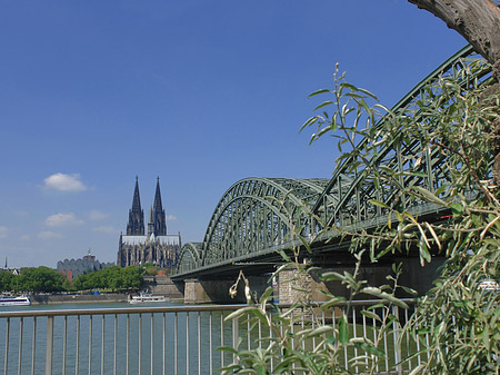 Foto Hohenzollernbrücke am Kölner Dom