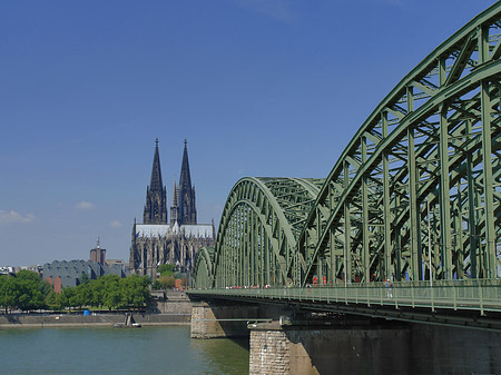 Foto Hohenzollernbrücke am Kölner Dom