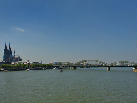 Foto Hohenzollernbrücke am Kölner Dom