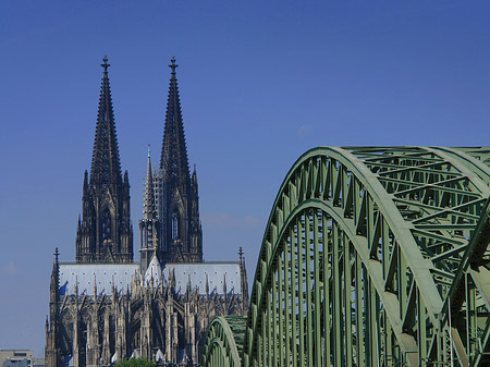 Hohenzollernbrücke beim Kölner Dom Fotos