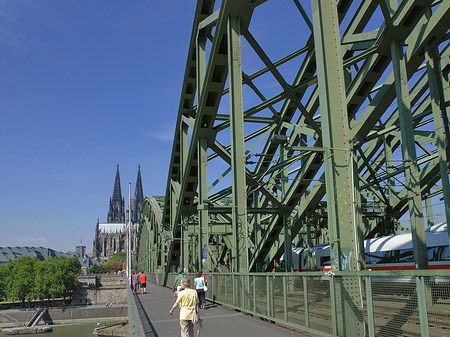 Fotos Hohenzollernbrücke beim Kölner Dom | Köln