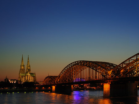 Fotos Kölner Dom hinter der Hohenzollernbrücke | Köln