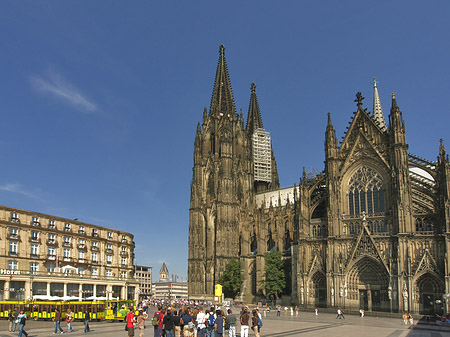 Fotos Bimmelbahn fährt zum Kölner Dom | Köln