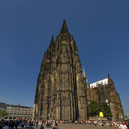 Südwestfassade des Kölner Doms Foto 