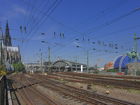 Foto Hauptbahnhof neben dem Kölner Dom - Köln