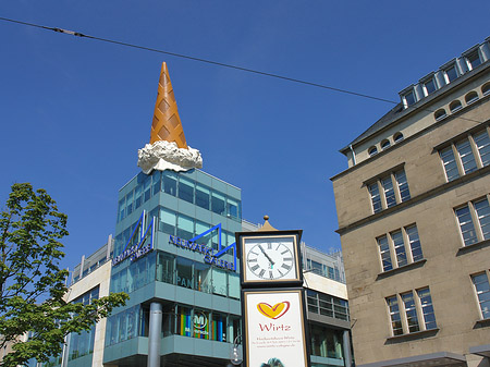 Neumarkt Galerie mit Häusern Fotos