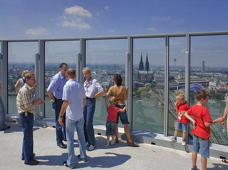 Fotos Besucher gucken auf Köln | Köln