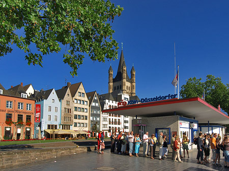 Foto Schlange stehen für Köln-Düsseldorfer - Köln