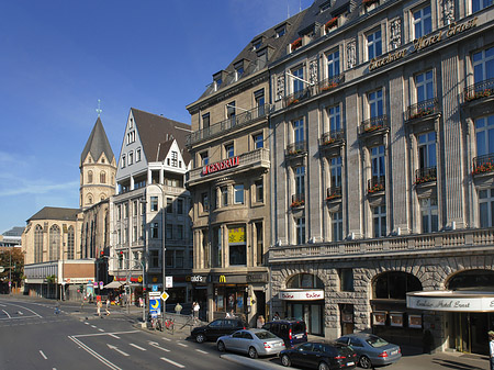 Fotos St Andreas mit Komödienstraße und Häusern