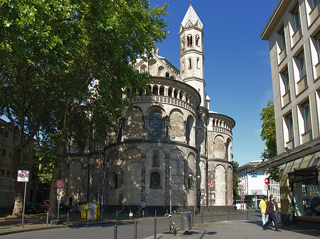 Seitentürme und Westturm der St Aposteln